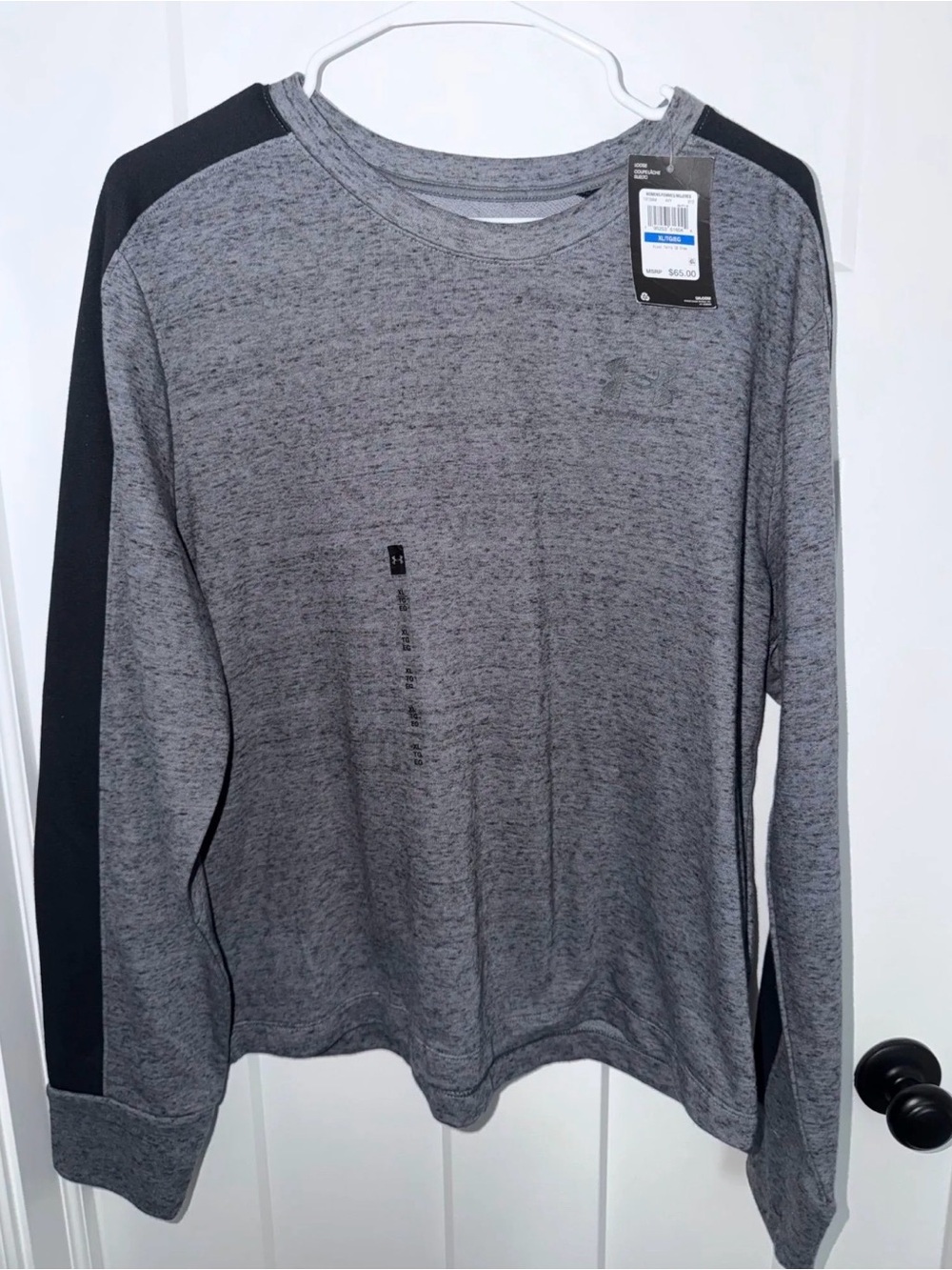Under Armour Men’s Long Sleeve Gray Performance Tee with Black Shoulder Panels